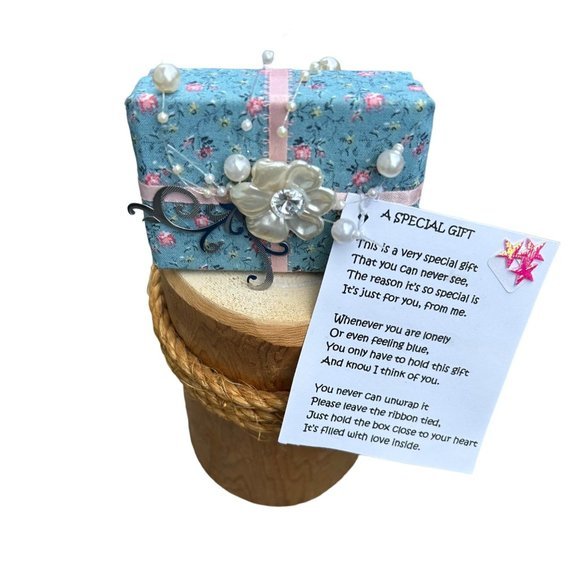 Handcrafted, Embellished, Fabric Wrapped Gift Box - Picture 4 of 6